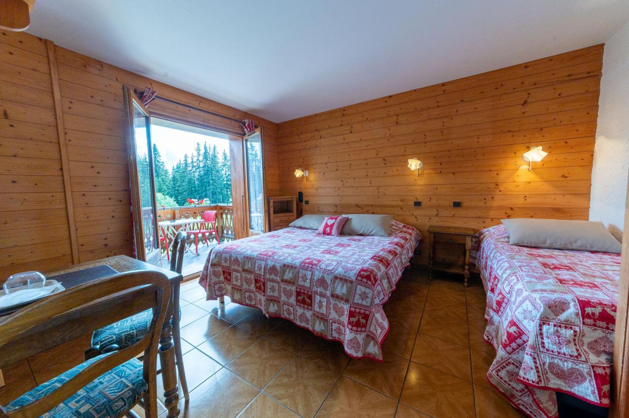 La Vieille Ferme Hotel Manigod Bagian luar foto