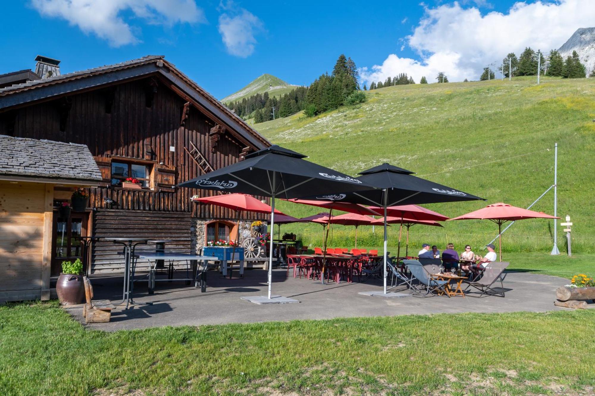 La Vieille Ferme Hotel Manigod Bagian luar foto